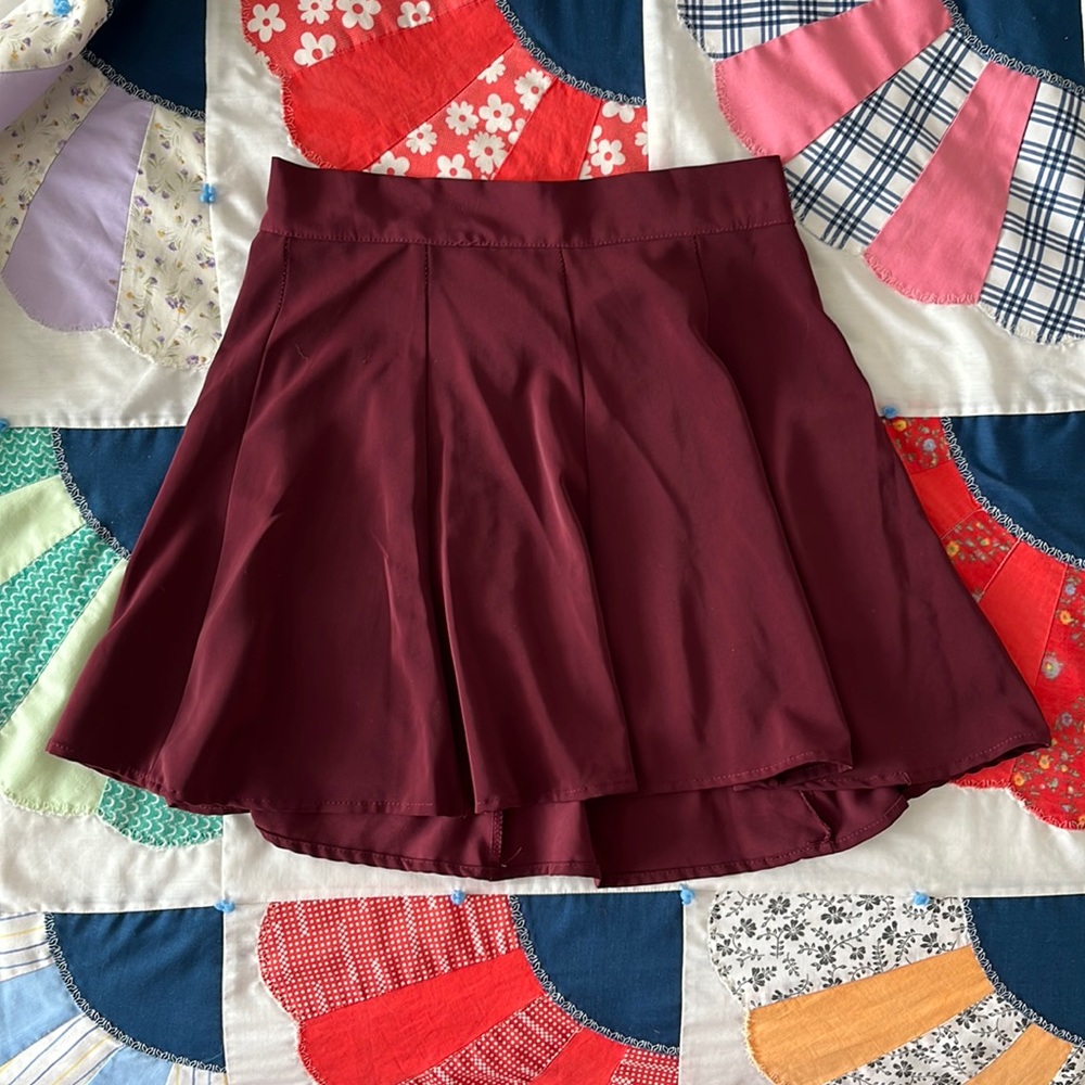 Maroon brandy Melville one size skirt purchased in Italy.